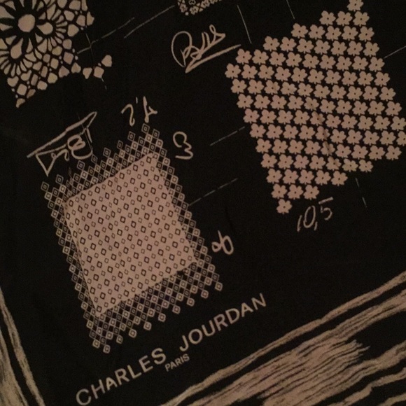 Large silk designer scarf,shawl,wrap - Picture 3 of 6